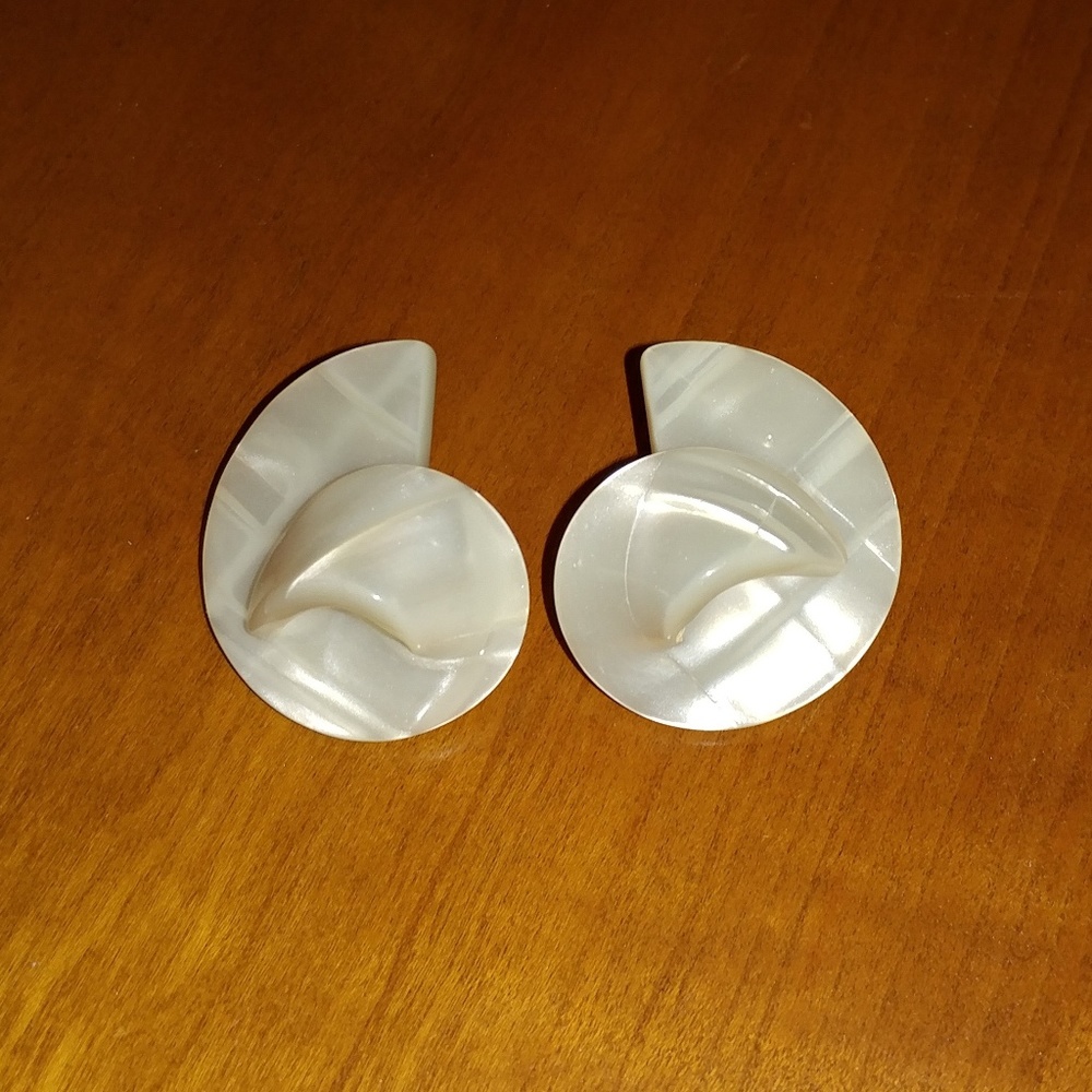 Vintage Faux Mother of Pearl Earrings